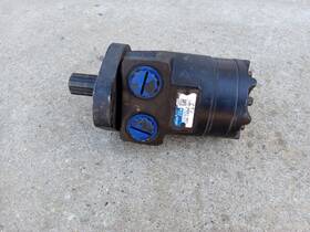 158-3984-001 Char-lynn Eaton Hydraulic Drive Motor Nos Splined Shaft Danfoss