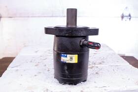 158-4131-001 Char-lynn Eaton Hydraulic Motor