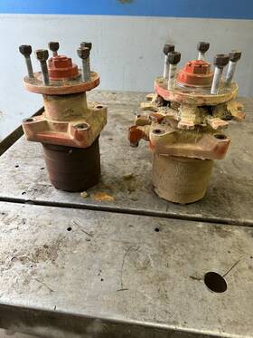 184-0008-001 Char-lynn 184-0008-01 Hydraulic Motors - Used 388 Hours On
