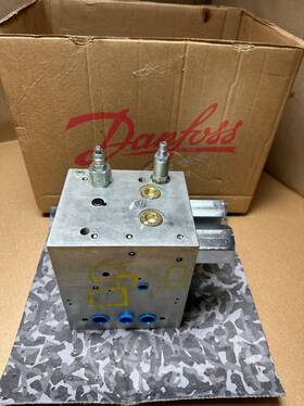 11123788 Comatrol Danfoss 11133174 Hydraulic Valve Distribution Manifold Block