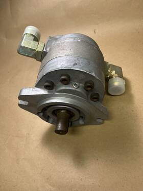300006 Cross Mfg Hydraulic Pump 5z520