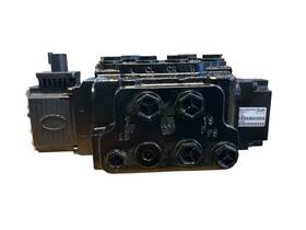 87585898 Danfoss 80/8-1 Cnh Case Ih New Holland Genuine Hydraulic Steering Valve Oem