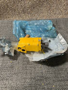 104-3054-006 Eaton Oem Char-lynn Industrial Hydraulic Motor Yellow