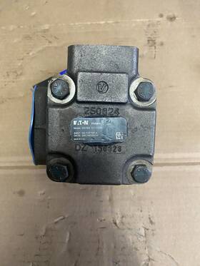 02-137105 Eaton 20v8a 151d22r Vickers Vane Pump /