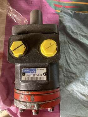 101-1557-009 Eaton Char-lynn Hydraulic Motor New Internals Housing And Shaft. See