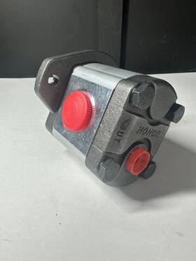 2mm1u11 Honor Pumps Hydraulic Gear Motor .69 Cu Inch Displacement Bi-directional