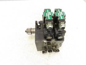 070-2pc-2alc-l0 Nippon Gerotor 070-2pc-2alc-lo Hydraulic Index Motor With Solenoid Control Valves