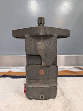 300200b7601zaaab Orbit Lsht Hydraulic Motor 2 Bolt Flange For Parts Or Repair