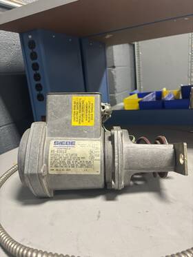 Ms-83013 Siebe Ms-83043 New No Box Environmental Controls Hydraulic Actuator