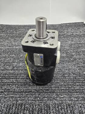 40012961 Sonnys Hydraulic Motor 7/8in Sae Ports 12 Cubic Inch L Measurement 6-1/2in