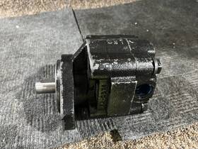 Js11666 Vanair 263351 Hydraulic Motor For Viper Serial No. 2 Bolt