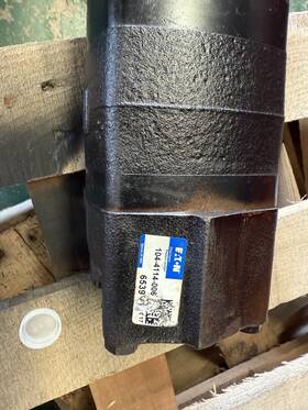 104-4114-006 Wacker Neuson 5000181899 Char-lynn Hydraulic Motor Eaton Oem New