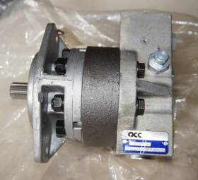11012966 Webster Danfoss Qcc Cp Series Hydraulic Gear Pump / Motor Gillig 860058