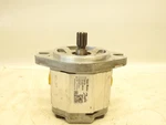 New Oem Danfoss 121.20.098.00 Hydraulic Gear Motor GR2 Bidirect Fixed Displ Snm. Fixed Price $395.00.