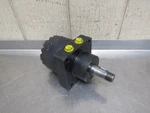 Oem White RE-520200W3125ABAAC Hydraulic Roller Stator Motor 12.4 Cu.in. Fixed Price $799.99.