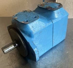 Vickers 25M42A 1C20 Hydraulic Vane Motor Nos Surplus Original Box. Fixed Price $1300.00.