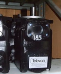 Vickers Hydraulic High Speed Vane Motor 45M 185A 1C 20. Fixed Price $1831.00.
