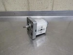 Sauer Sunstrand TFP-100/4.3D-CO01-1C Hydraulic Gear Motor 0.255 Cu.in. Fixed Price $84.99.