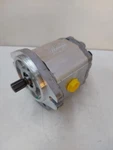 121.20.072.00 Danfoss/turolla Gear Motor SNM2NN-/-017-B-N-06-SA-M6-E5-E5. Fixed Price $450.00.