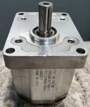 SNM2GN/017RN01FA/M1C7C7NNNN/NNNNN, Sundstrand, Hydraulic Gear Motor. Fixed Price $399.99.
