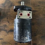 Altec 354-40065 (2 Bolt) Hydraulic Motor Genuine Oem New Open Box. Fixed Price $799.00.