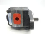 Sunsource Series M5100A888 Hydraulic Motor M5100A-888AD-SPLNK20-42. Fixed Price $789.95.