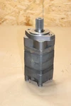 Genuine Danfoss White Hydraulic Motor 14 Spline Oms 400 151F2340. Fixed Price $529.99.