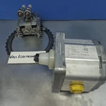 Danfoss SNP2/8D Hydraulic Motor =nos=. Fixed Price $300.00.