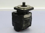 Parker 324-9110-138 N0512-2420 1/1-1/4 In Hydraulic Gear Pump T213948. Fixed Price $609.60.